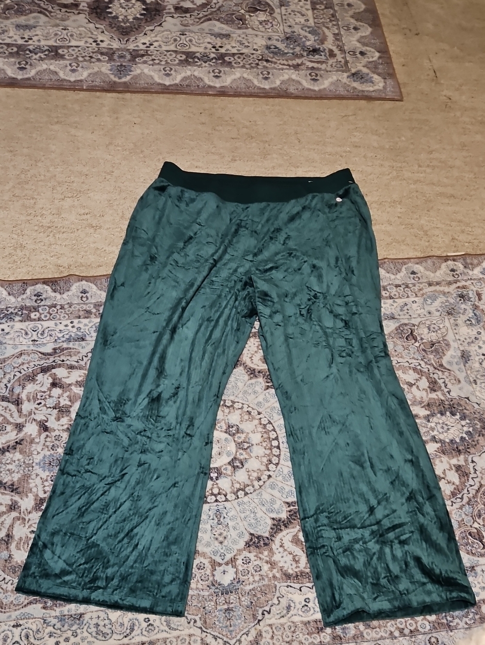 Livi Active Emerald Green Wide-Leg Velvet Pants